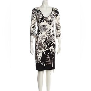 ST JOHN stunning 100% silk dress!!!